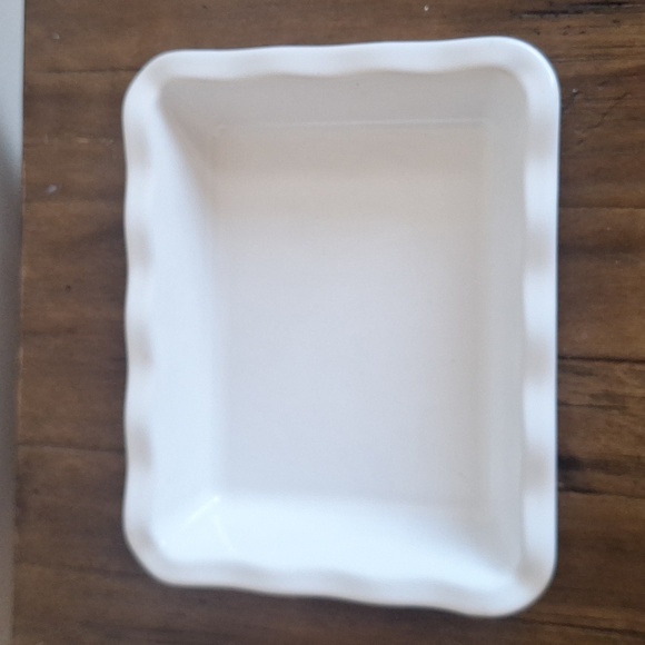 Red and White Ceramic Baking Dish - Picture 3 of 10